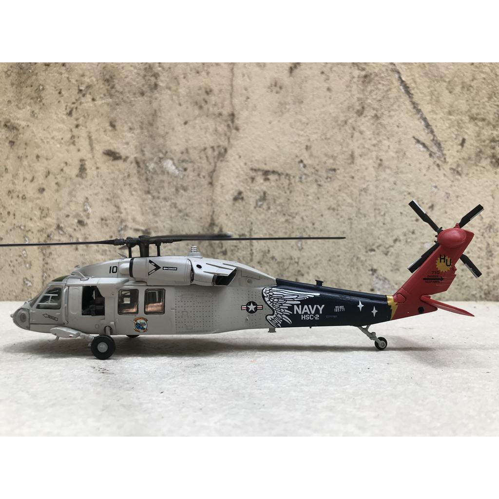 Mô hình máy bay Trực Thăng UH-60M Black Hawk NAVY 1:72