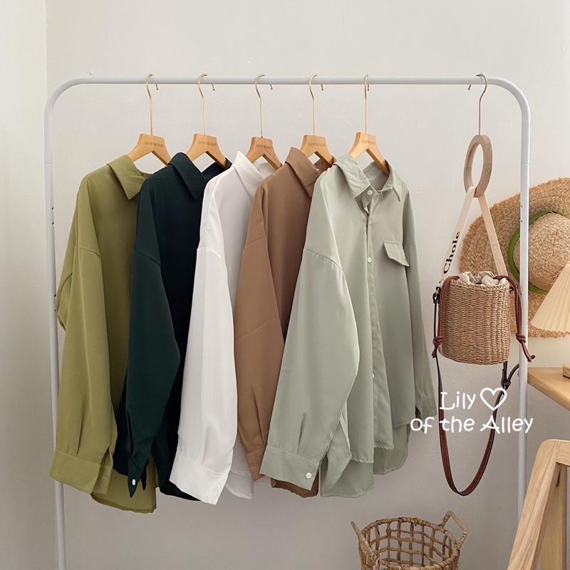Áo sơ mi tằm túi nắp phong cách basic tối giản