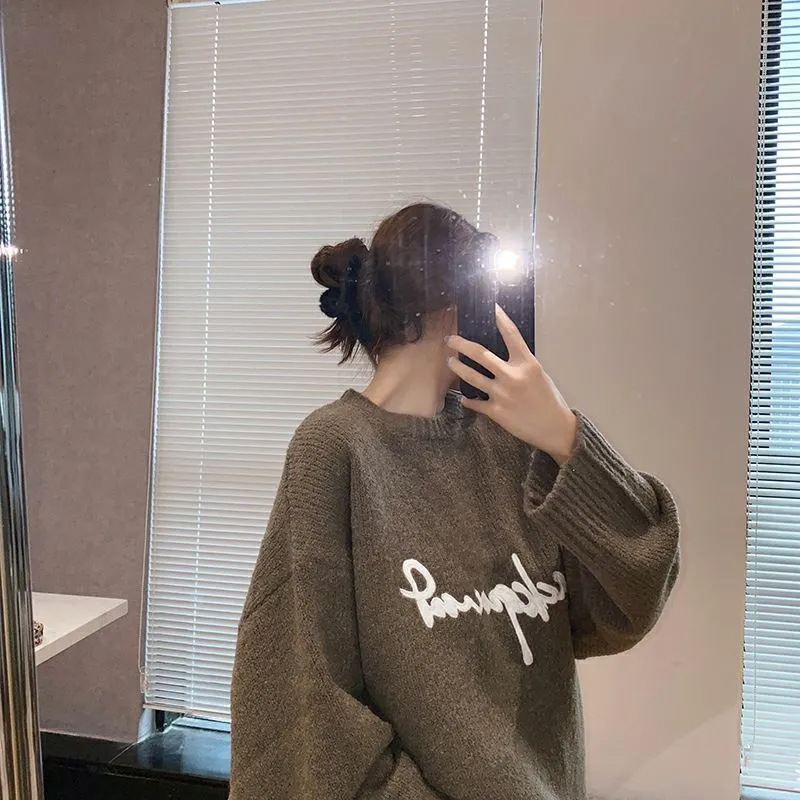 Kẹp tóc phối lông phong cách thời trang retro xinh xắn dành cho phái đẹp