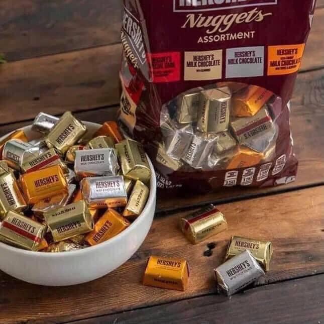 Kẹo chocolate tổng hợp date 4/2024 Hershey  có đến 4 hương vị khác nhau - EDS Hàng Mỹ