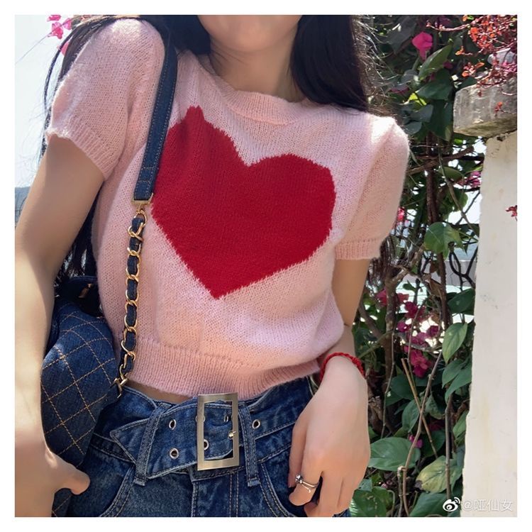 Áo len tay ngắn họa tiết hình trái tim theo phong cách retro