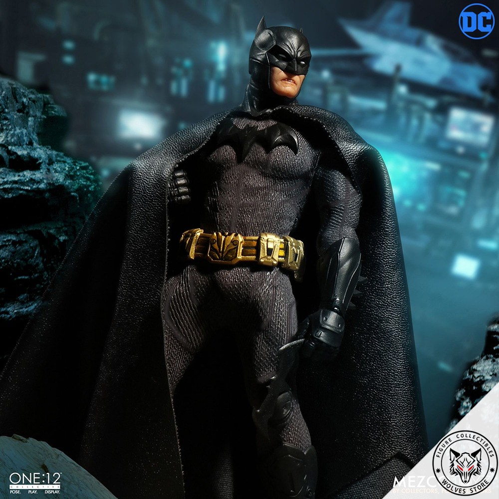 Mô hình chính hãng Mezco: Batman Sovereign Knight