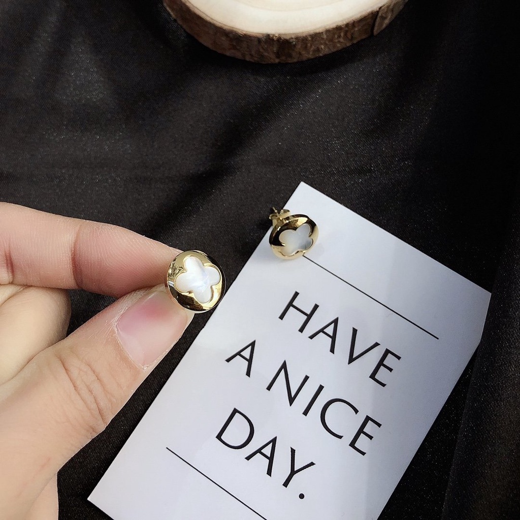 LOUIS VUITTON Khuyên Tai Tròn Bằng Thép Titan In Logo LV Thời Trang