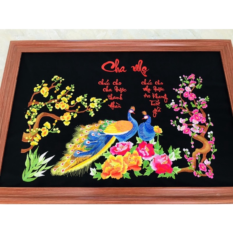. Tranh thêu CHA MẸ ĐÔI CÔNG là tranh "ĐÃ THÊU SẴN" về chỉ việc đóng khung.