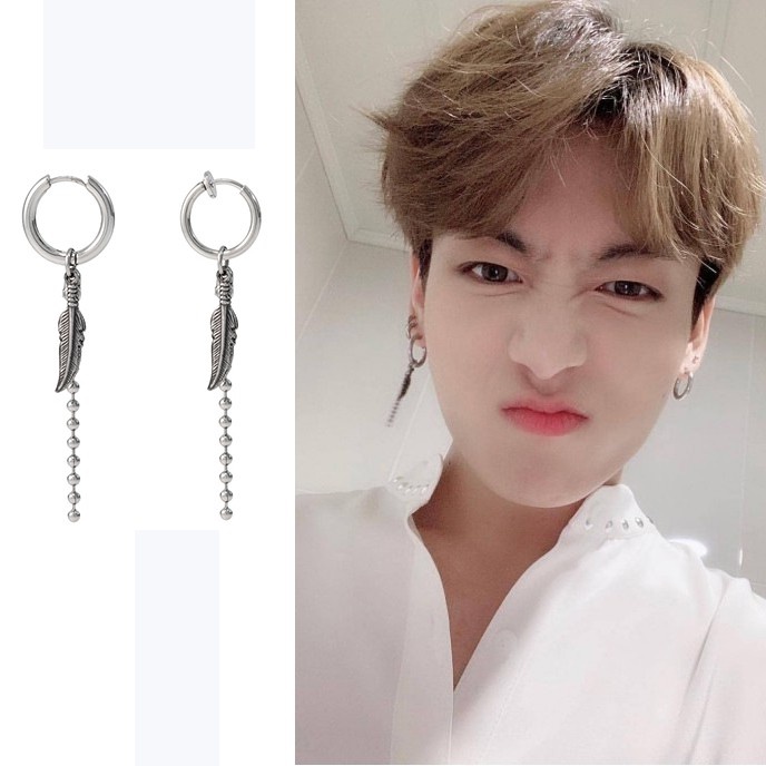 Khuyên tai titan Jung Kook BTS lông vũ ko gỉ