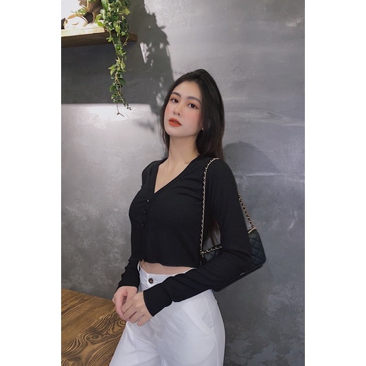 ÁO CROPTOP NÚT KHÂU TAY DÀI