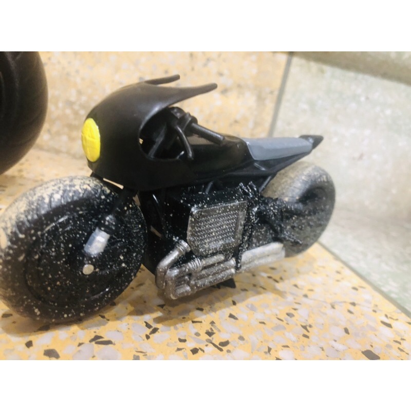Xe Batman size lớn dài hơn 30cm và size nhỏ phiên bản dính cát