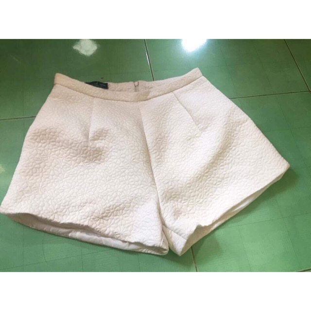 Quần shot trắng
