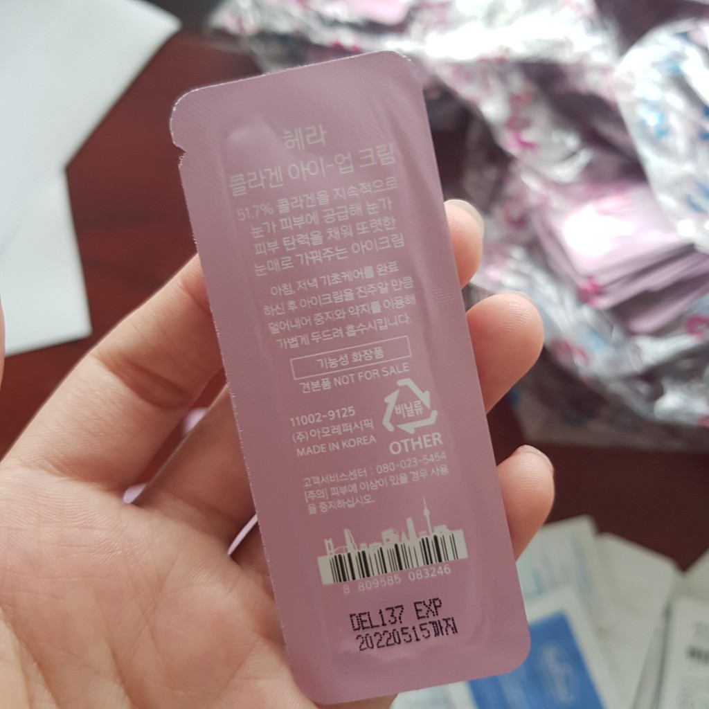 10 Kem dưỡng chống nhăn vùng mắt HERA Colagen Eye - Up Cream gói dùng thử 1ml | BigBuy360 - bigbuy360.vn