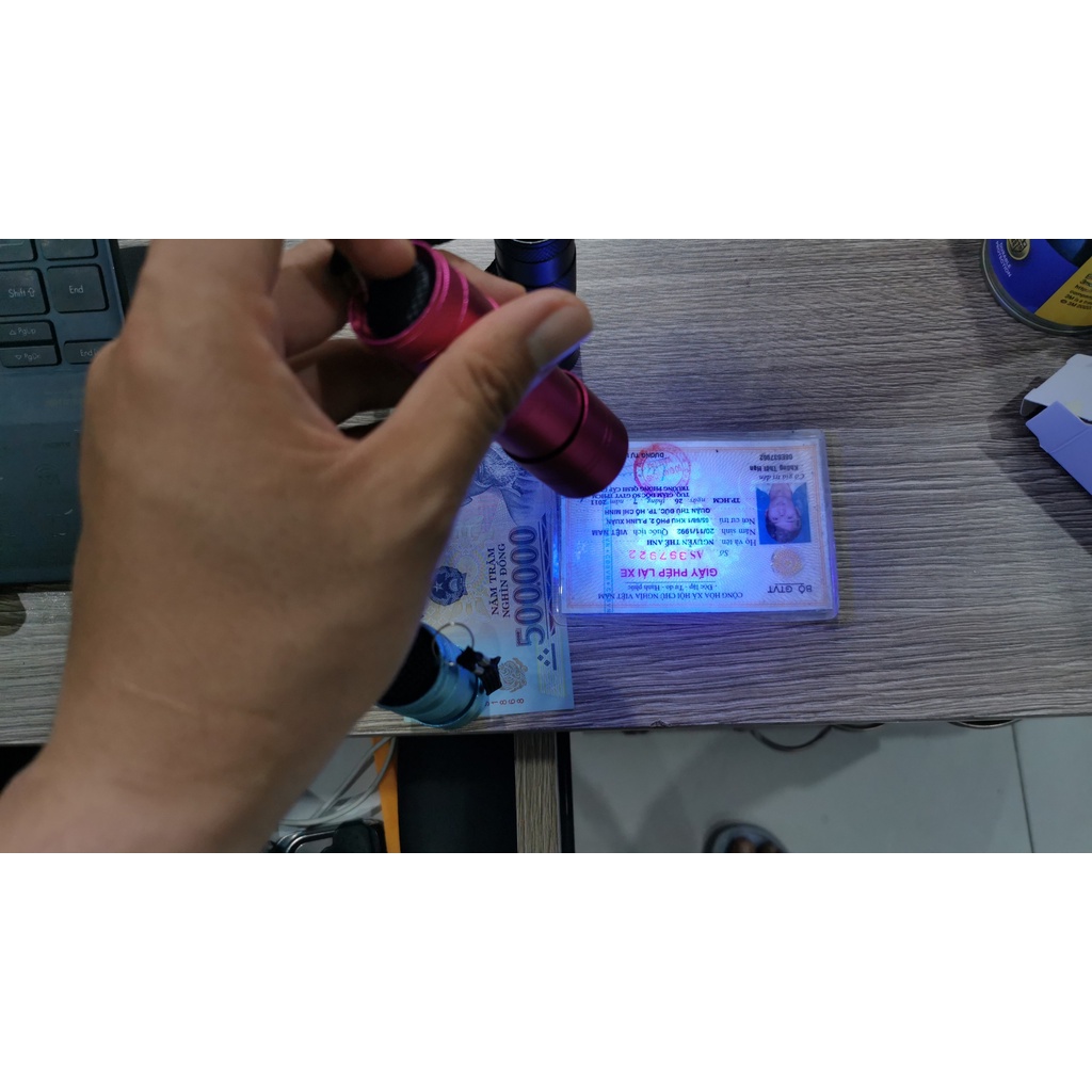 Đèn Uv Led 12 Bóng Sấy Keo UV, Soi Tiền , Côn Trùng ,Cà Vạt ,Soi Đá