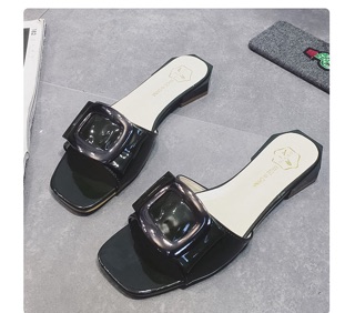  Dép quai ngang khóa vuông 