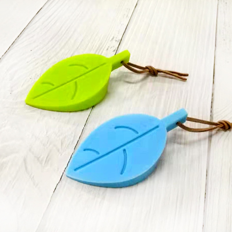 Miếng Chặn Cửa Cao Su HÌNH CHIẾC LÁ Thông Minh - Silicon Chống Va Đập Cửa Kẹp Tay Bé, Gió Lùa Sập Cửa