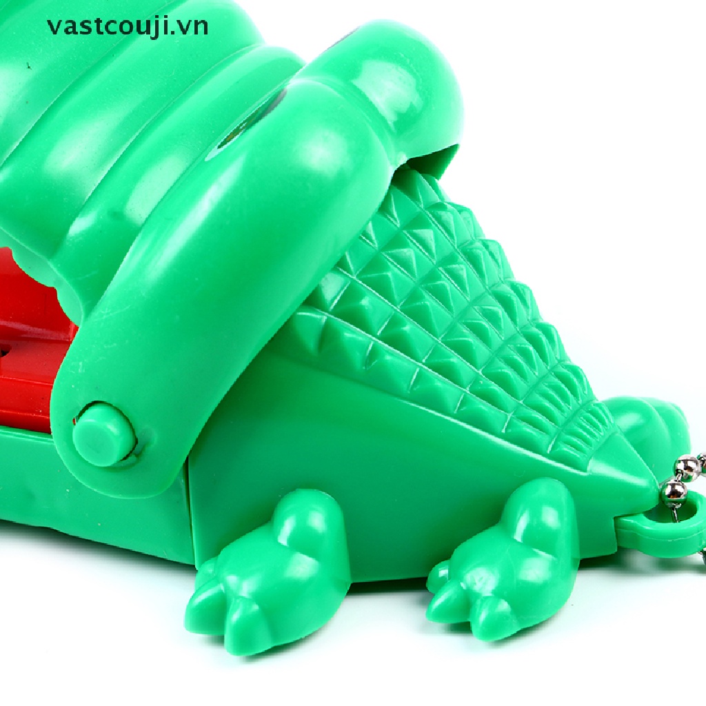 Móc gắn chìa khóa hình cá sấu cắn ngón tay sáng tạo