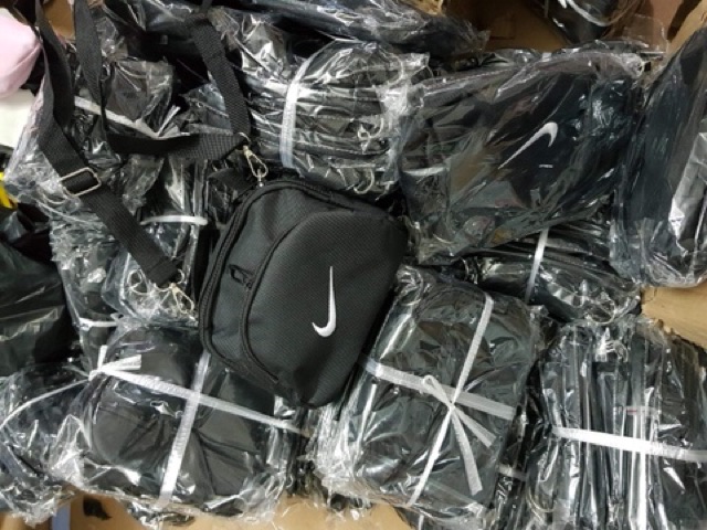 Túi xách mini nike.