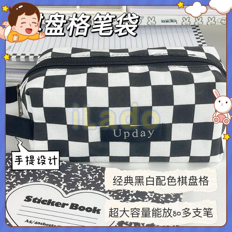 ⭐ iLado ⭐ Túi dễ thương theo chủ đề iLado Nylon đen mạng tinh thể phong cách ca rô túi có dây kéo nhỏ hộp đựng bút ba chiều bút dễ thương có dây kéo văn phòng túi đựng đồ cá nhân Phong cách nữ tính nhẹ nhàng
