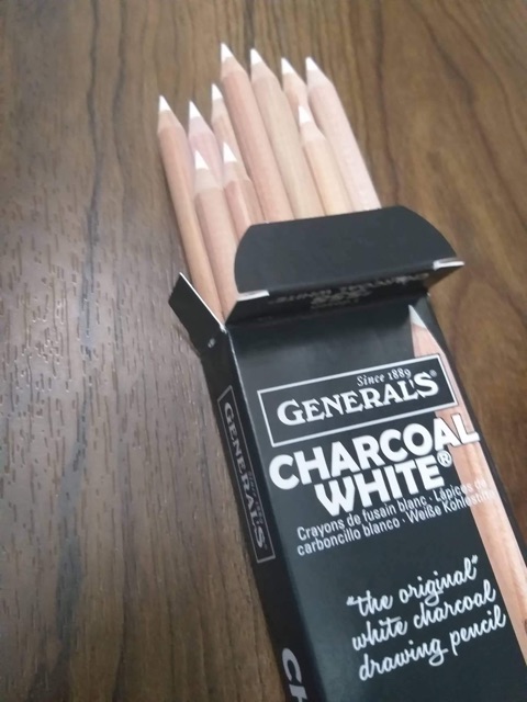 Bút than chì trắng thân gỗ hiệu General’s Charcoal WHITE 🕊