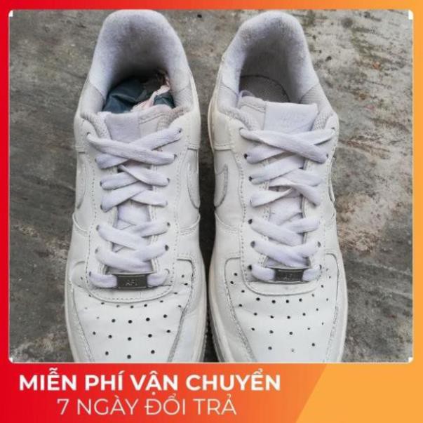 Giày nike af1 chính hãng 2hand còn rất mới cho bạn một ngày đầy năng lượng size36.5 cả nhà nhé . " .