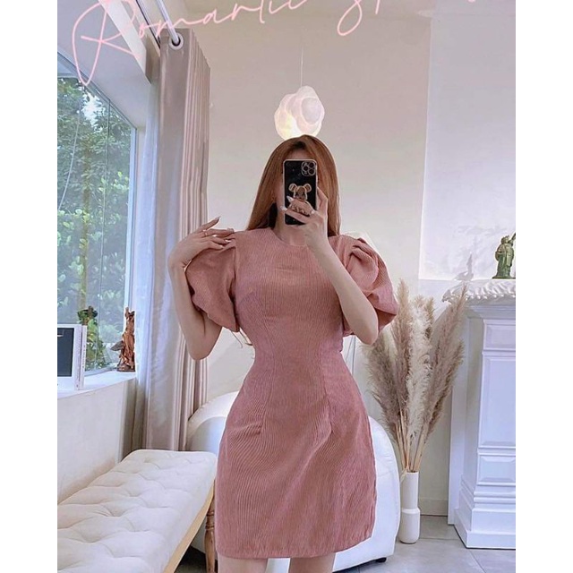 Đầm nhung tăm tay phồng