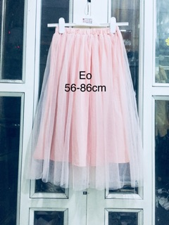 Chân váy lưới tutu dáng dài.