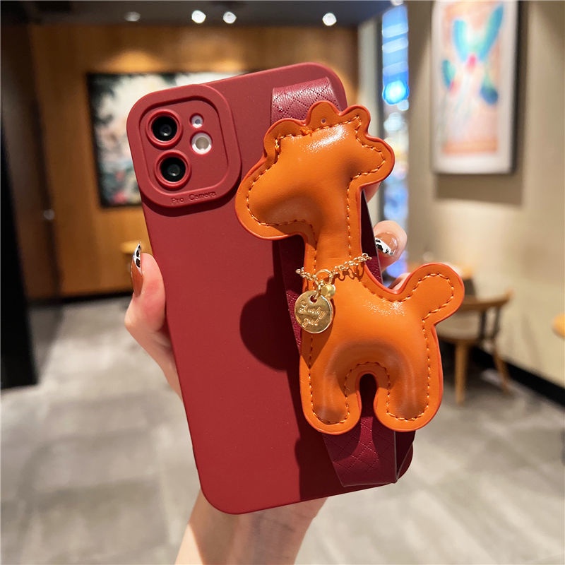 Ốp lưng iphone pro cạnh vuông kèm móc đeo tay hươu  7plus x xsmax 11 11promax 12 12pro 12promax 13 13pro 13promax DT13