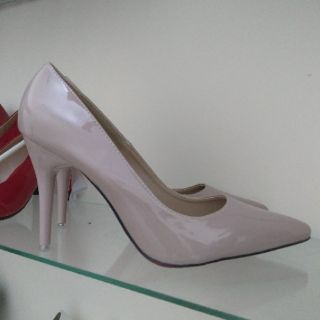 Giày Louboutin nude 9p