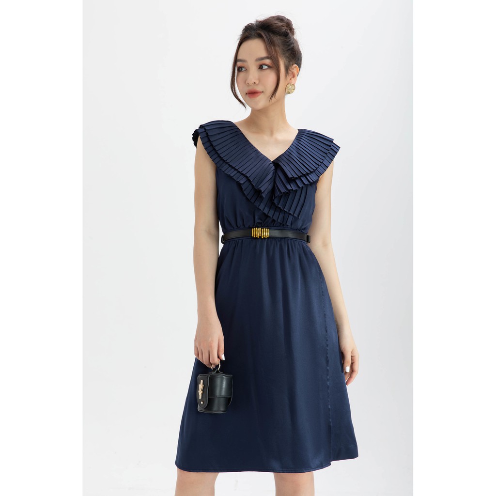 Đầm cổ V dập ly nữ IVY moda MS 48M6313