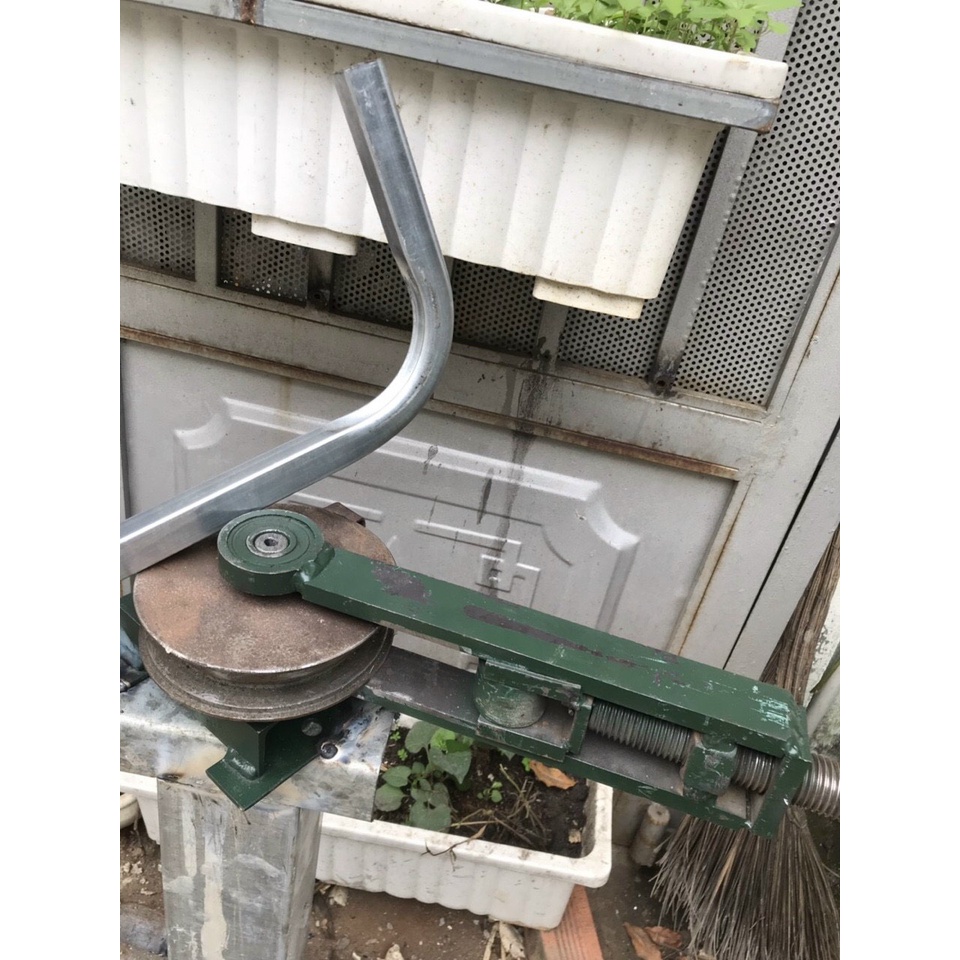 Vam uốn hộp vuông 30x30 hàng chất lượng cao. Đầu tay bẻ găn bi giúp uốn nhẹ.Puli tiện trên máy CNC uốn nhẹ.