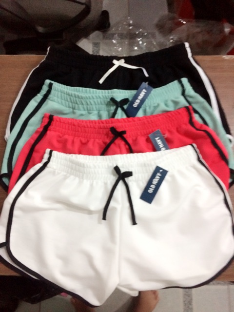 Quần đùi thể thao nữ