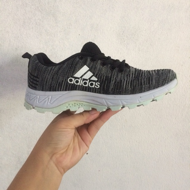 Giày nữ adidas