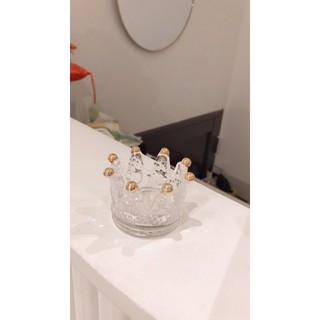 Đế vương miện đựng nến