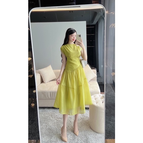 VN823 - VÁY TƠ 2 LỚP XOÈ TẦNG CHÉO EO ĐÍNH HOA VAI