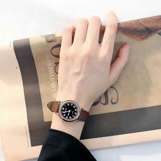 Đồng hồ nữ mặt tròn dây da D25