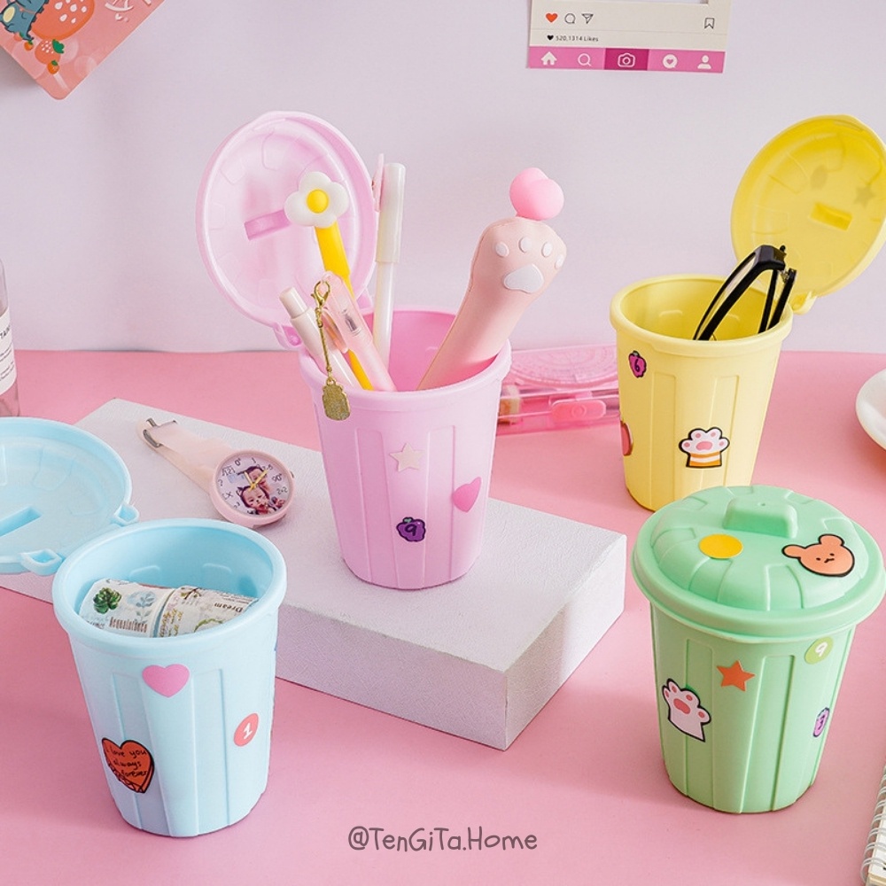 LỌ ĐỰNG KIỂU DÁNG THÙNG RÁC MINI ĐỂ BÀN HỌC, BÀN LÀM VIỆC CÓ NẮP ĐẬY TIỆN LỢI TẶNG STICKER DÁN