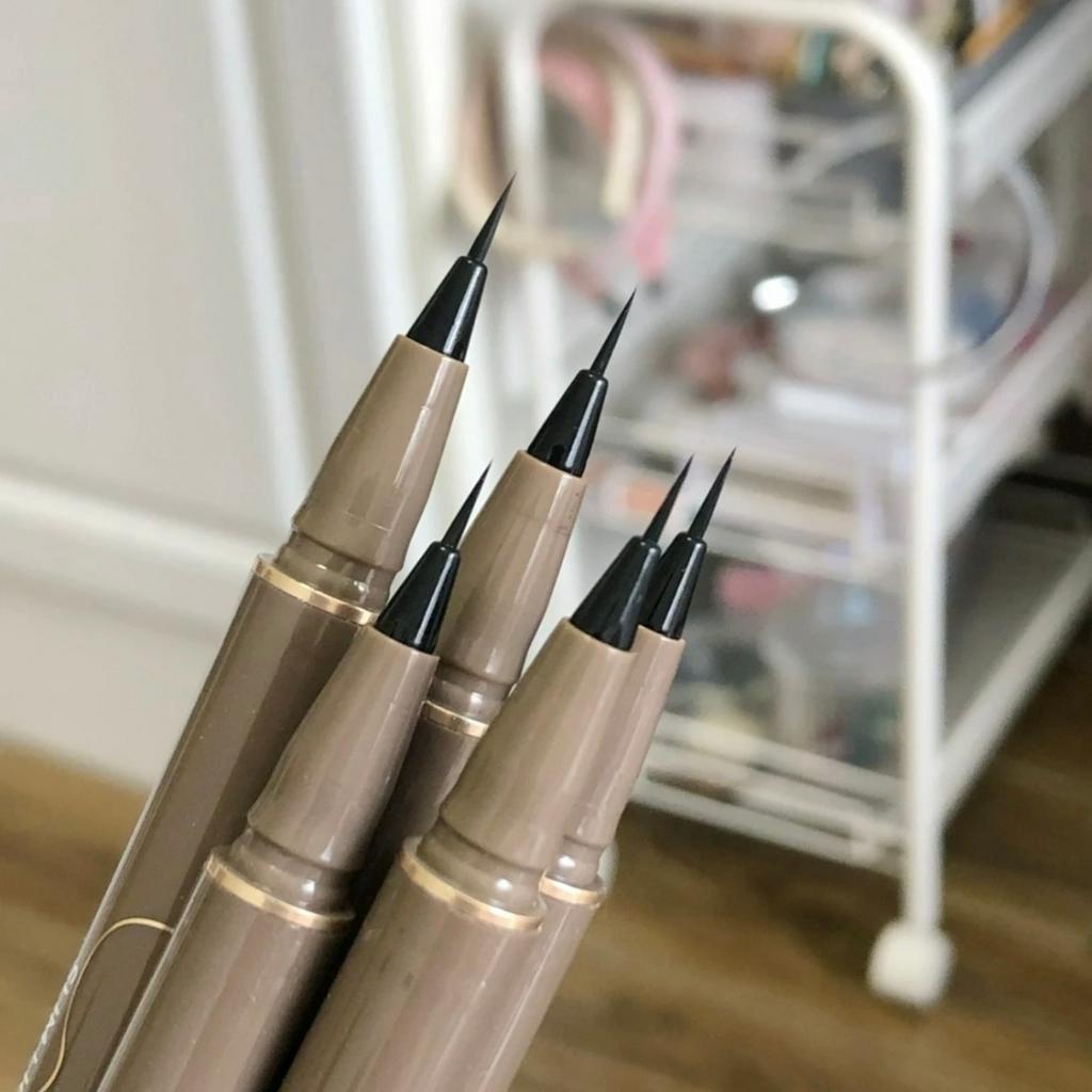 Kẻ Mắt Nước Mỏng judydoll