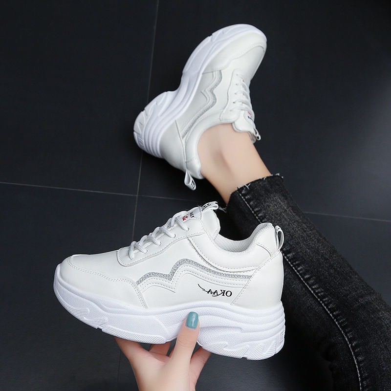 [Mã FAGREEN245 giảm 10% tối đa 30k đơn từ 99k] Giày thể thao nữ độn đế siêu cao viền màu OKAA | BigBuy360 - bigbuy360.vn