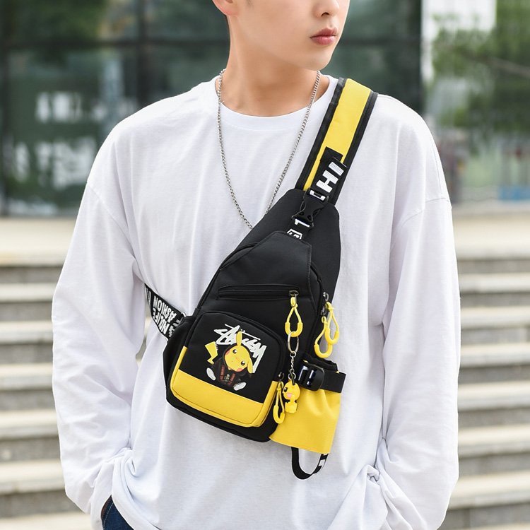 Túi đeo chéo nam nữ họa tiết Pikachu phản quang vải dù Canvas thời trang, tặng kèm móc khóa Pikachu cute, Apolo Shop