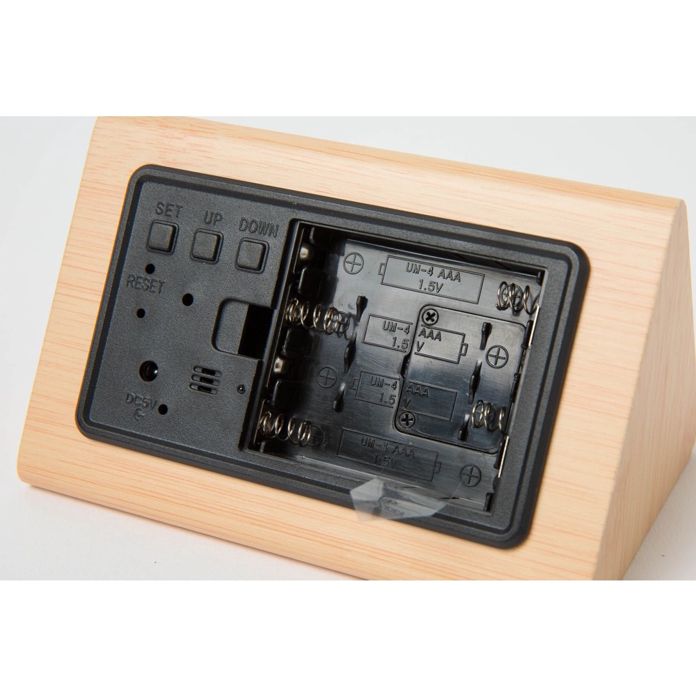 Đồng Hồ Để Bàn ARTBOX Hàn Quốc Hình Tam Giác Bằng Gỗ