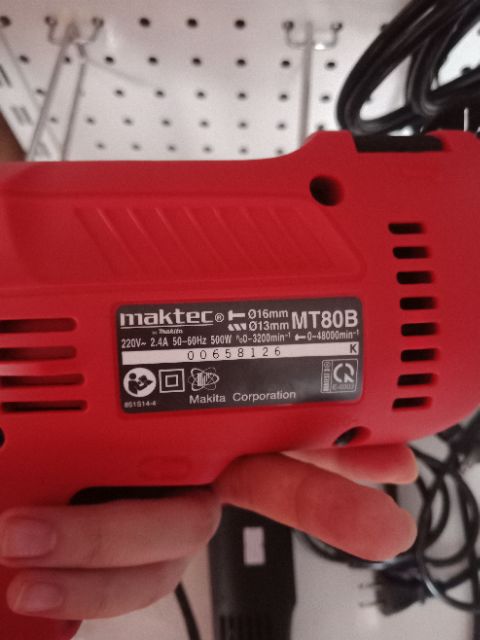 Máy khoan cầm tay 500W Maktec MT80B.