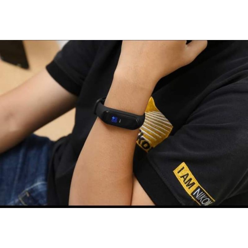 Đồng hồ thông minh Xiaomi_Miband  TT dây đeo màu ngẫu nhiên theo hộp