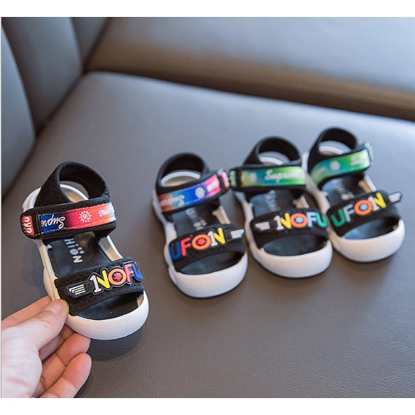 GIÀY SANDAL DA MỀM QUAI DÁN MŨI BẢO VỆ CHÂN CHO BÉ TRAI