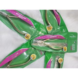 Kềm Nghĩa cắt da