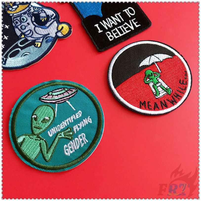 Miếng vá ủi thêu chữ i want to leave / i want to believe độc đáo