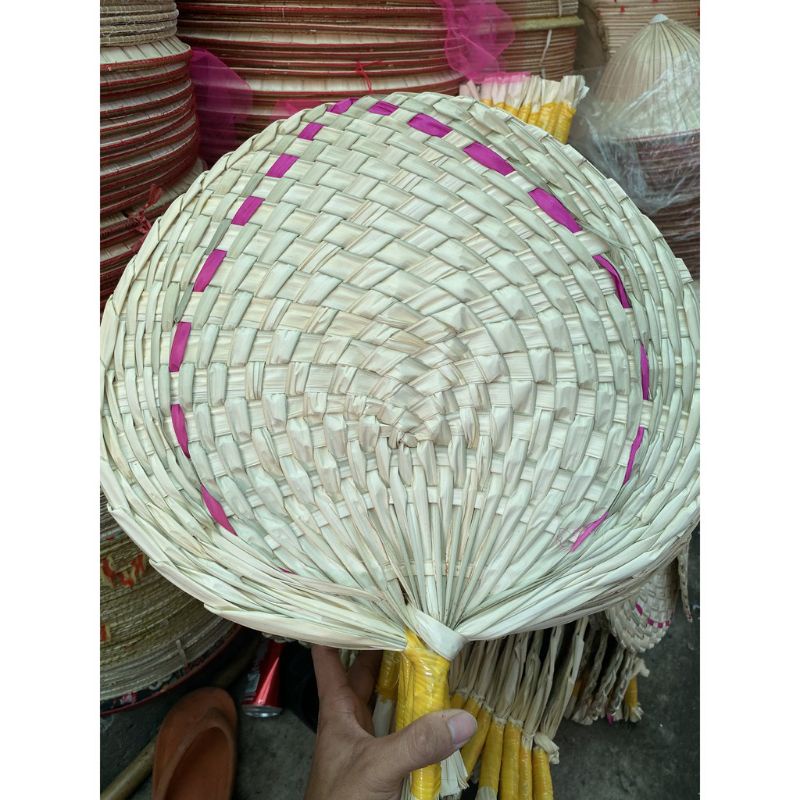 Quạt cầm tay đan băng lá thủ công size cho người lớn