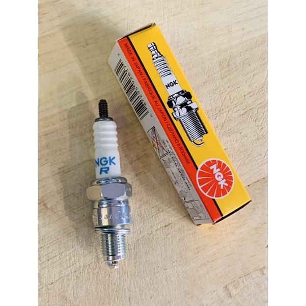Bugi NGK CR7HS Cho Xe Dream, Wave Nhỏ, Future đầu, Sirius, Jupiter, Mio, Nouvo1/2/3, Attila (Chân Ngắn - Nhật)
