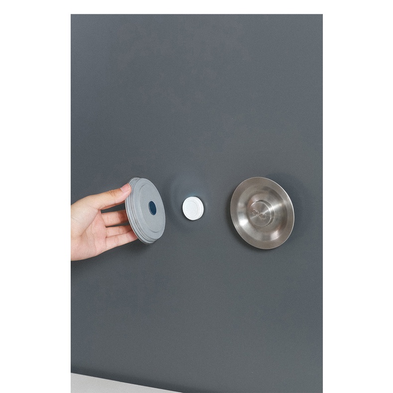 1 Bộ Móc Nam Châm Gắn Tường Chống Mất Cho Tủ Lạnh / Điều Khiển Từ Xa