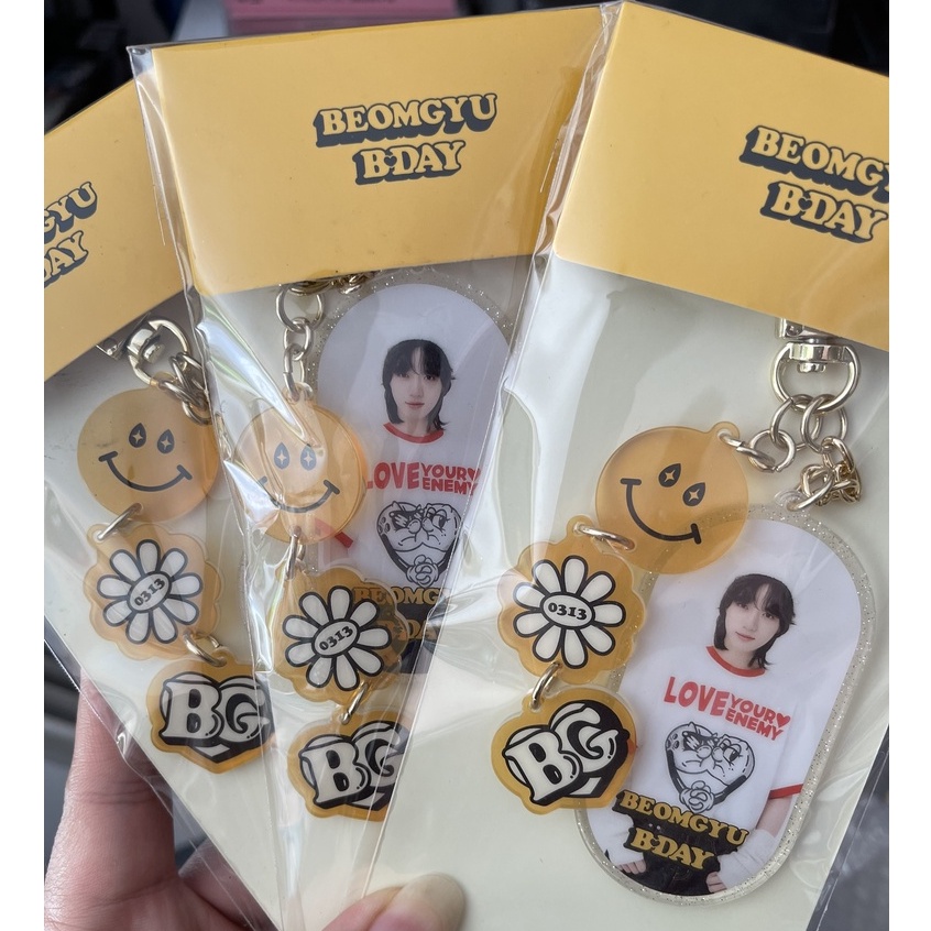 Official Keyring Beomgyu Txt Sinh Nhật móc khóa fanlive Txt có sẵn