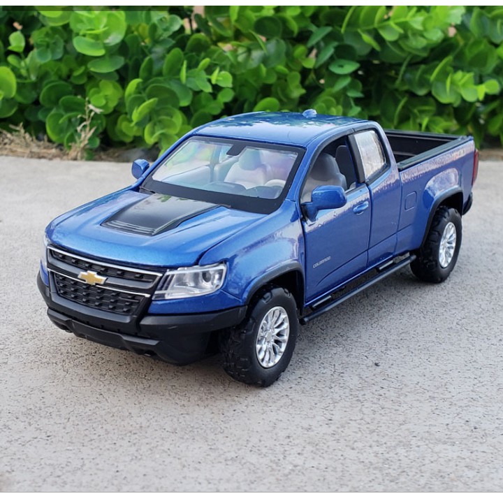 Đồ chơi mô hình xe ô tô Chevrolet colorado tỉ lệ 1:32 bằng kim loại có âm thanh và đèn mở các cửa - xe đồ chơi trẻ em