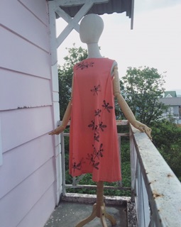 Váy Linen hoạ tiết vẽ tay