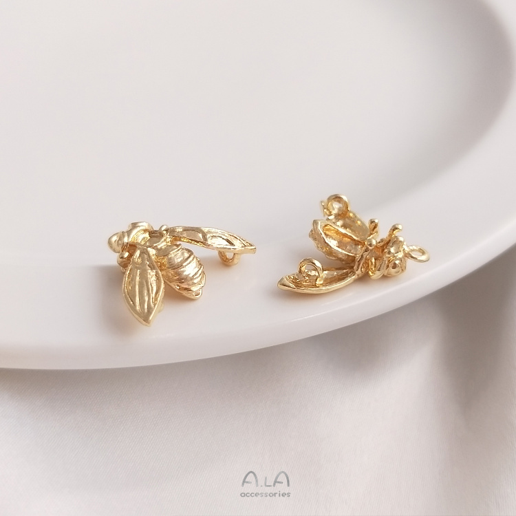 Mặt Dây Chuyền Mạ Vàng 14K Hình Chú Ong Nhỏ Dễ Thương