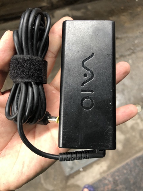 Sạc pin laptop Sony 16V-4A bản gốc